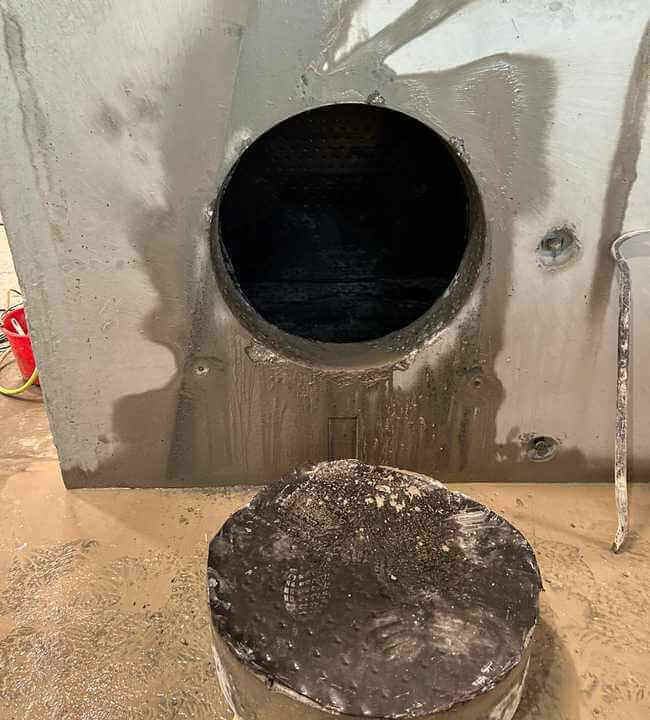 Runder Kernbohrdurchbruch in Beton