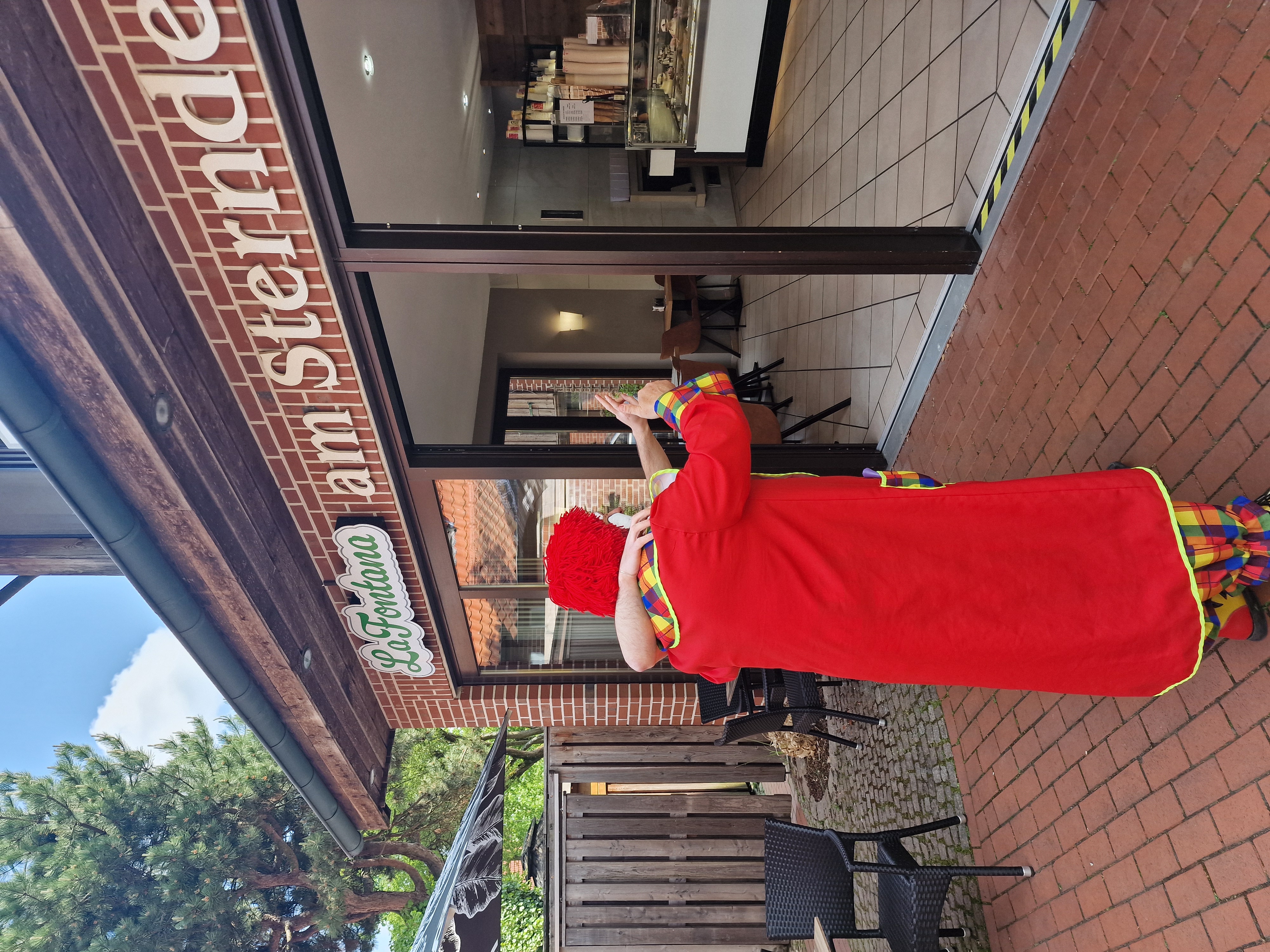 Muttertag voller Freude vor dem Eiscafé La Fontana in Raesfeld